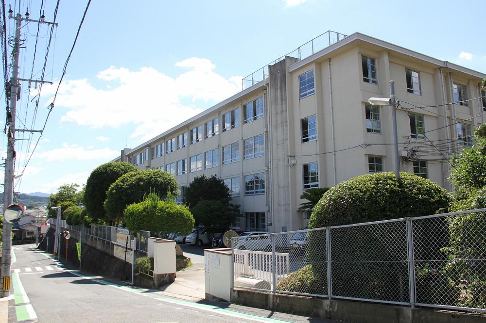 Primary school. 693m to Fukuoka Municipal Wakamiya Elementary School