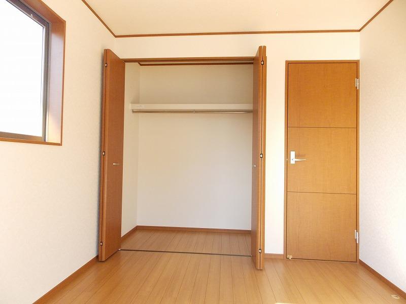Entrance. Each room there is storage space ◆ It becomes the same specification photo ◆