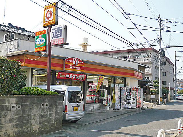 Convenience store. Y to the shop (convenience store) 350m