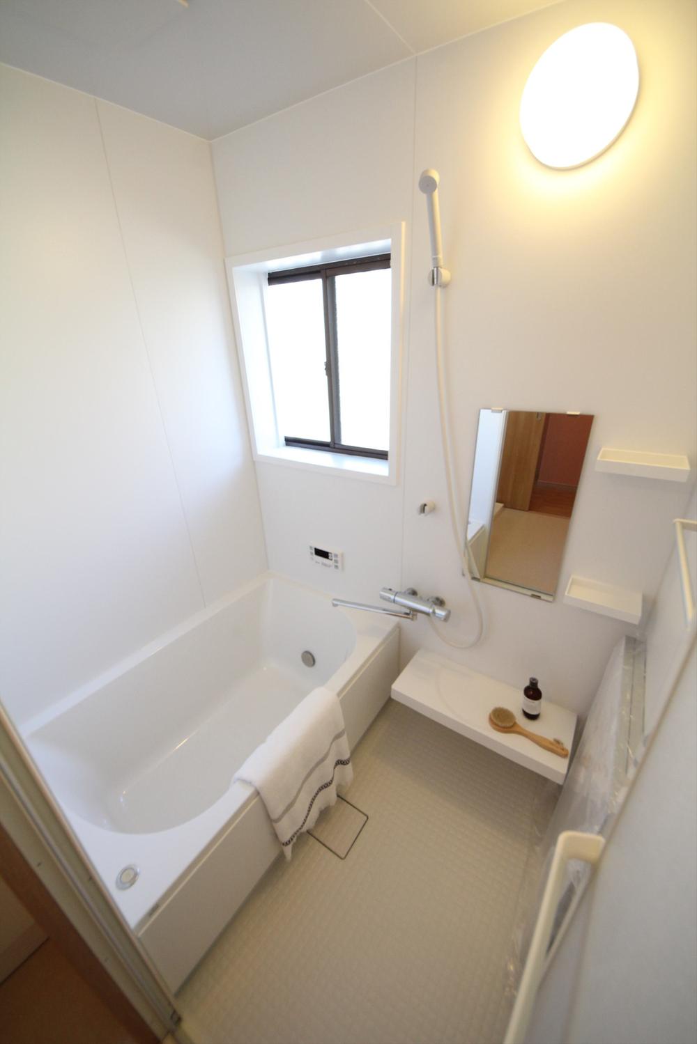Bathroom. (November 2013) Shooting