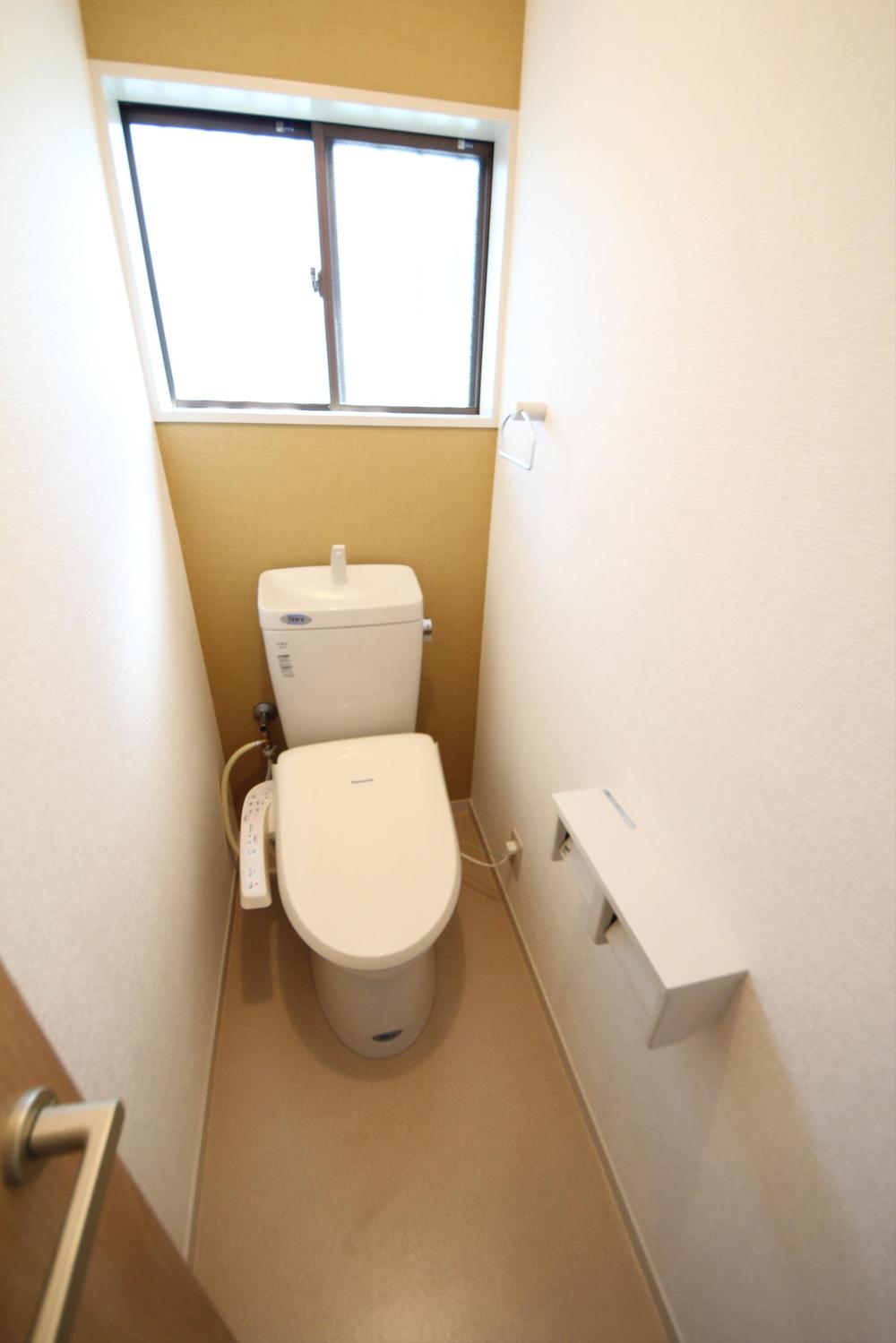 Toilet. (November 2013) Shooting