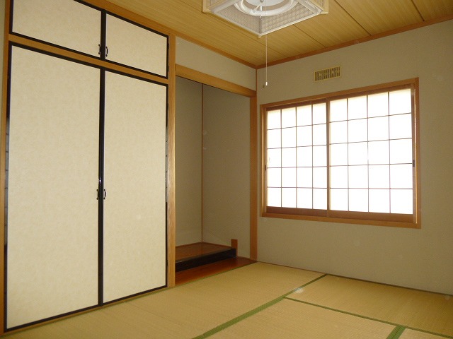 Other. Japanese-style room also have to settle! 