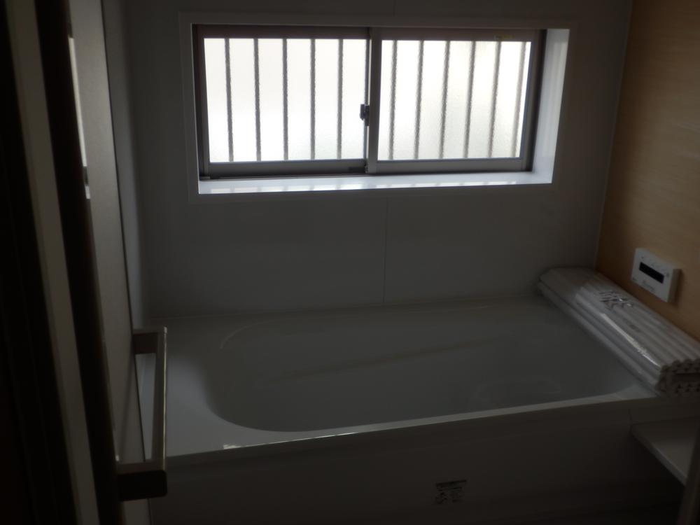 Same specifications photo (bathroom)