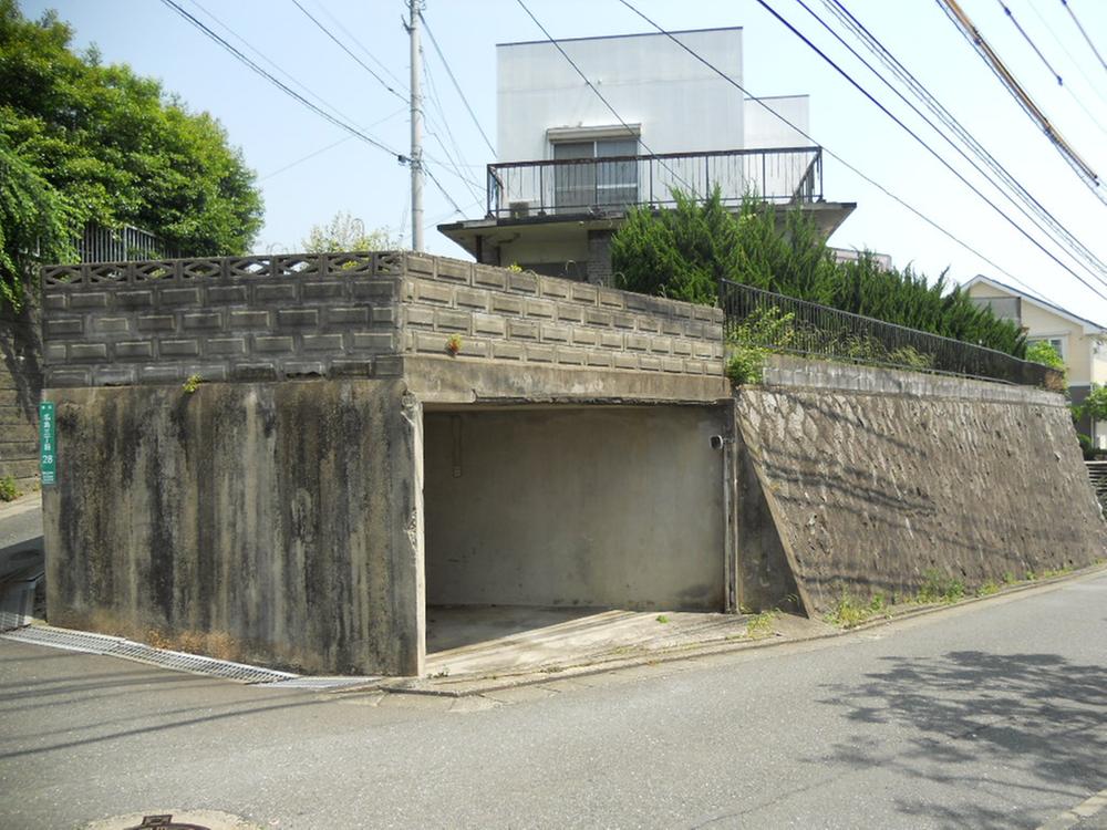 Local land photo. garage