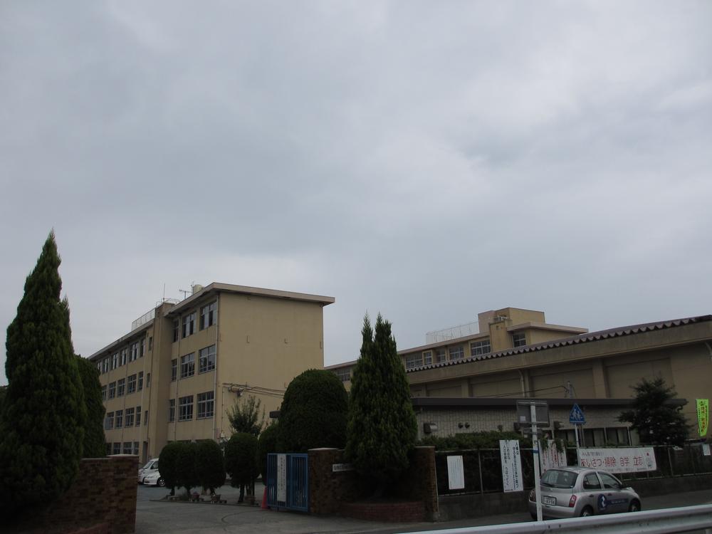 Primary school. Miwadai elementary school