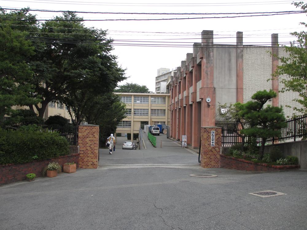 Junior high school. Wajirogaoka junior high school