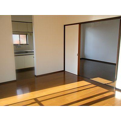 Non-living room. Mini-kitchen in the entrance entered the soot left hand Interoceanic!