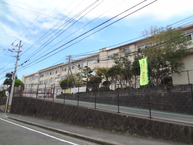 Primary school. 720m to Fukuoka Municipal Wajirohigashi Elementary School