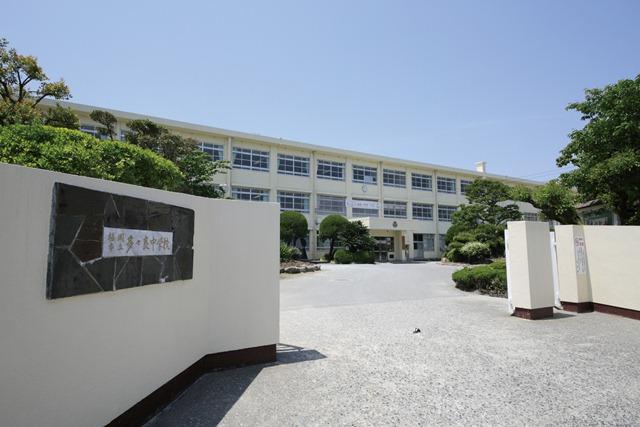 Junior high school. 1008m to Fukuoka Municipal Tatara junior high school