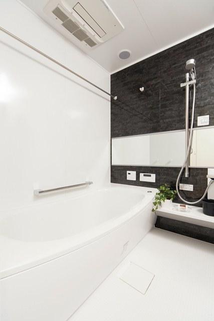 Other Equipment. 1620 washing place spacious bath (1.25 square meters)! Bathroom heating dryer mist sauna! Warm up warm.