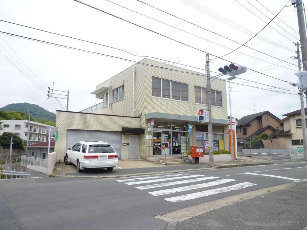 post office. 605m until Kashii Oak Town post office