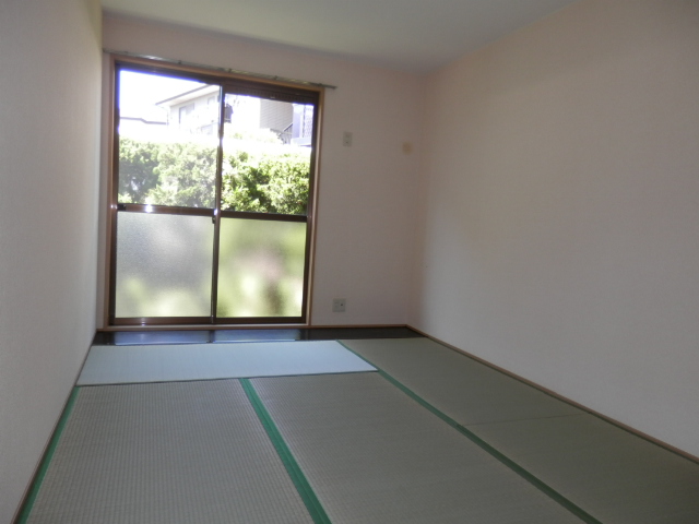 Living and room. There is a Japanese-style room in a private garden side! I'm calm something ~ (^ # ^)