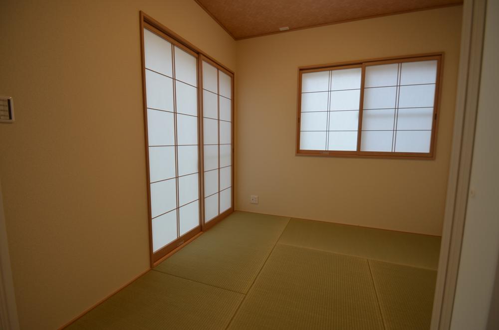 Other introspection. Space to relax leisurely is lighting a good Japanese-style.