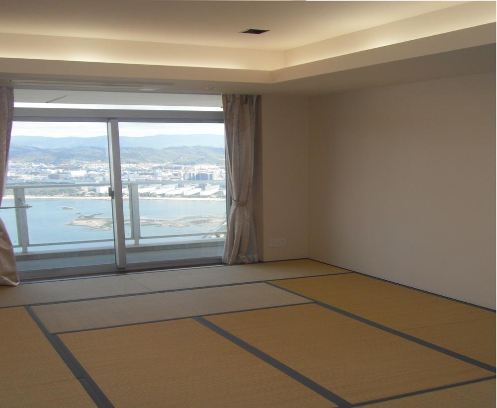 Non-living room. Also equipped with a walk-in closet to the size 9.7 tatami Japanese-style, such as the inn!
