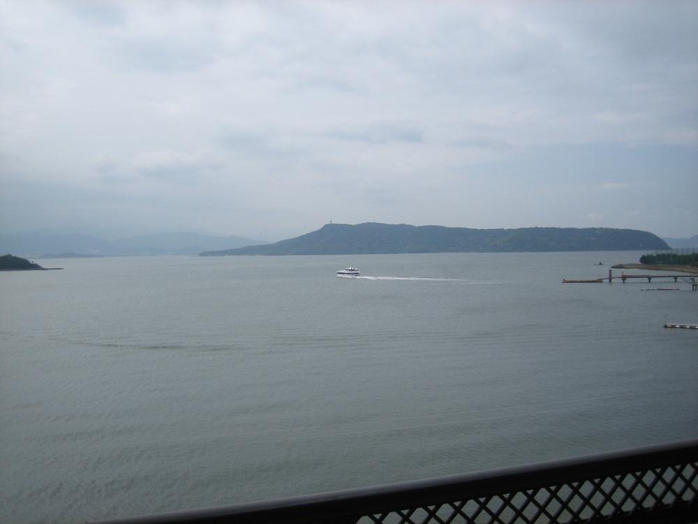 Balcony. Hakata Bay is overlooking.