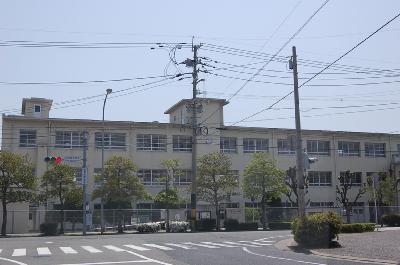 Junior high school. 300m to Kashii first junior high school (junior high school)