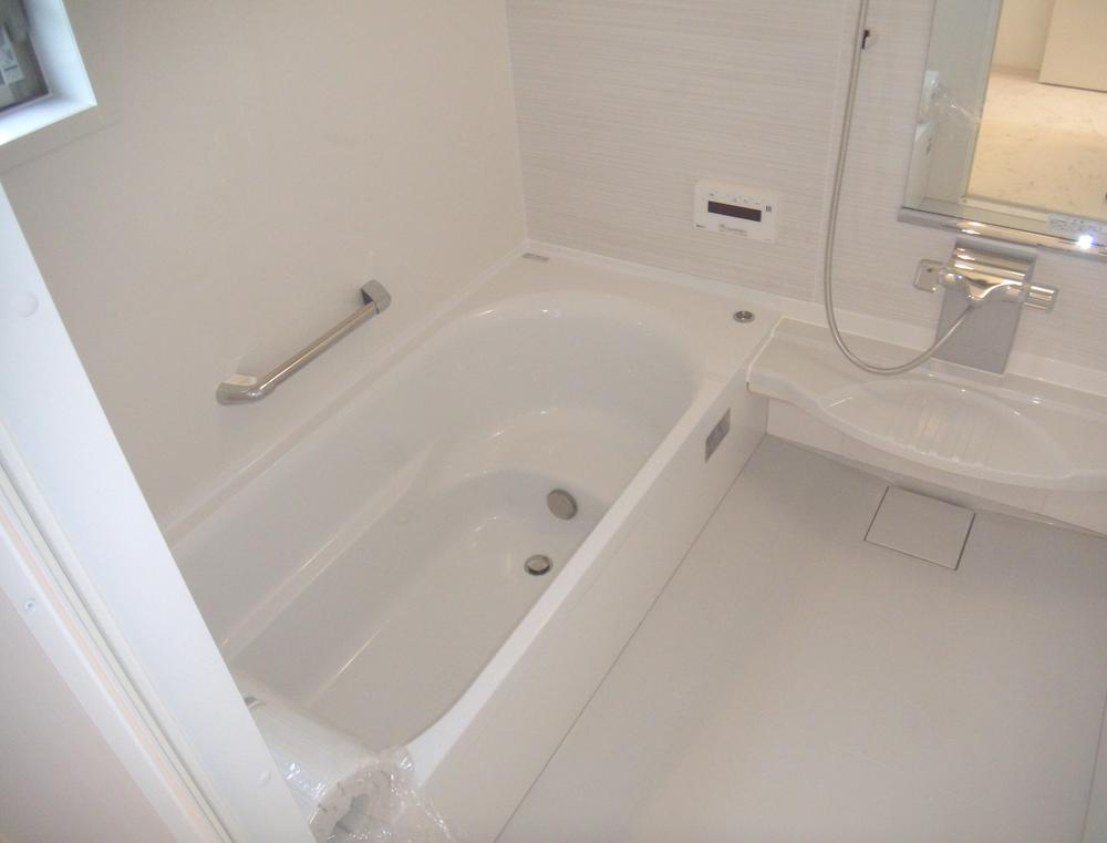 Same specifications photo (bathroom)