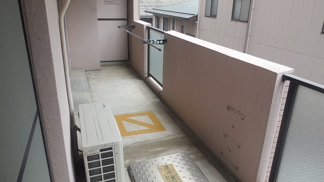 Other room space. Wide balcony