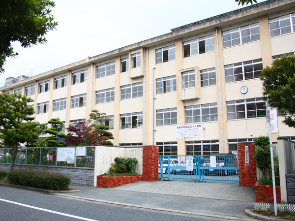 Surrounding environment. JoKaoru junior high school (about 570m / An 8-minute walk)