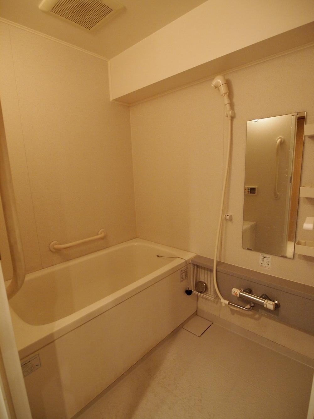 Bathroom. bathroom ・ Washroom ・ Toilet ventilation measures in the forced ventilation system ◎