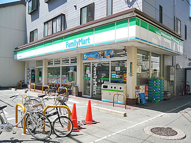 Convenience store. FamilyMart Oyama Kenchomae store (convenience store) up to 100m