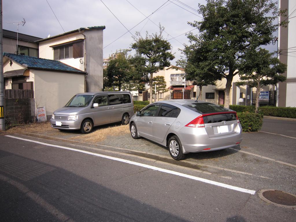 Parking lot. Second unit negotiable 8000 yen