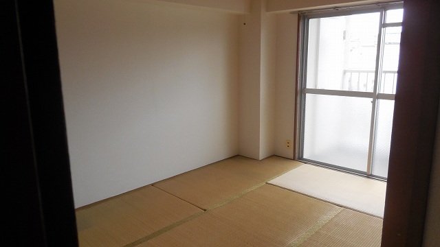 Other room space. Spelling between tatami 2