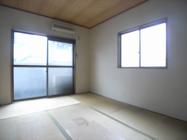 Living and room.  ※ Photograph is of a different type of room