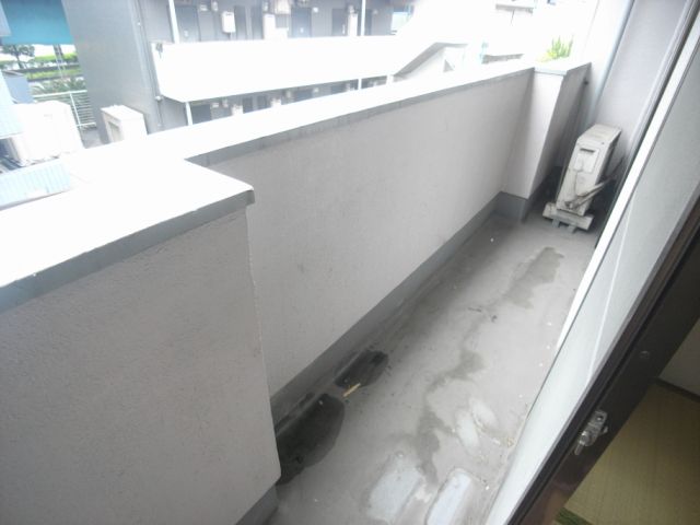 Balcony.  ※ Photograph is of a different type of room