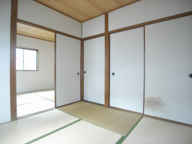 Living and room.  ※ Photograph is of a different type of room