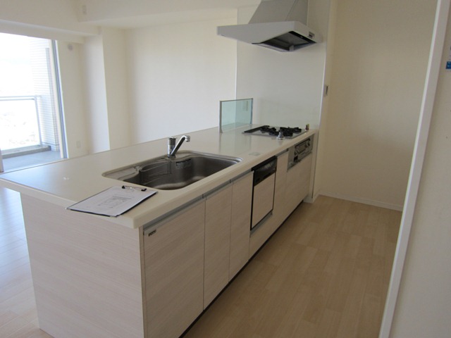 Kitchen. It is a fairly large system Kitchen ☆