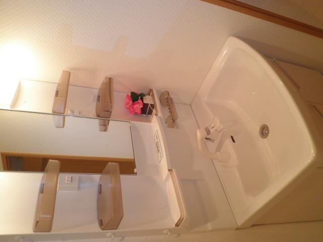 Wash basin, toilet.  ■ Vanity new goods exchange settled!