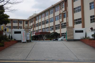 Primary school. Kashiihigashi up to elementary school (elementary school) 1500m