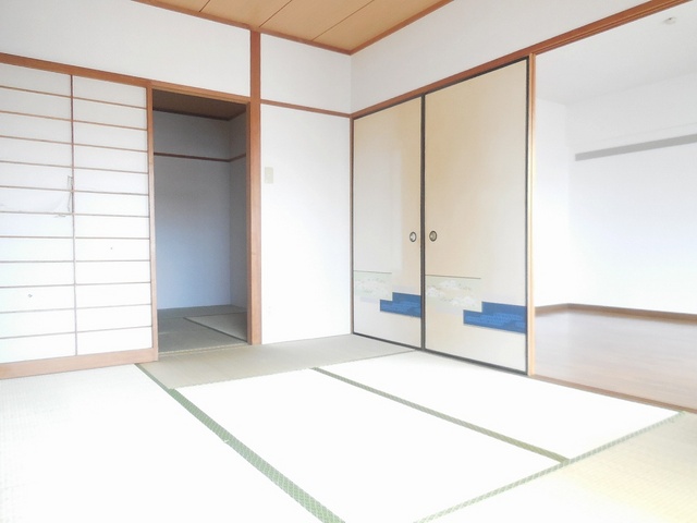 Living and room. There are rooms of Japanese-style