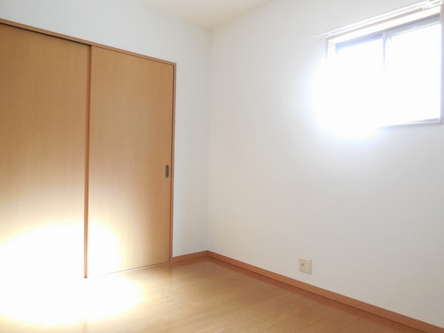 Other room space. It is a bright top window