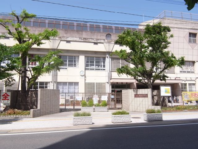 Primary school. 1400m until the Municipal Matsushima elementary school (elementary school)
