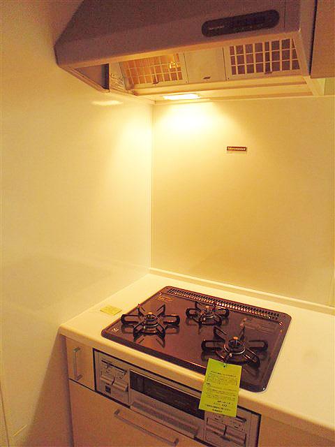 Kitchen. Three-necked gas stove