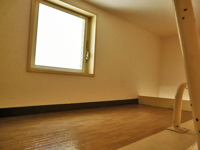 Other room space. Loft (2 Pledge)