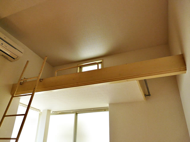 Other room space. loft