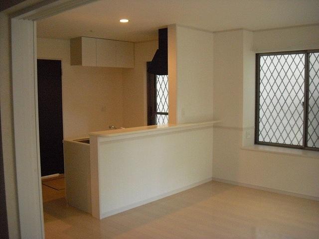 Same specifications photos (living). living, 13 Pledge facing south! (Same specifications photo)