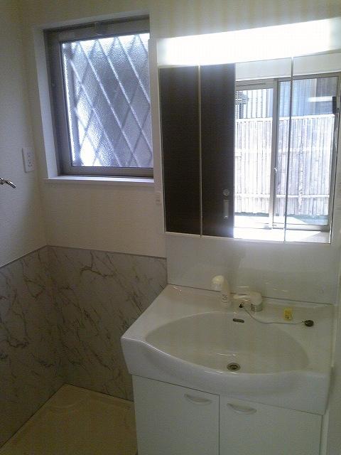 Same specifications photos (Other introspection). Washbasin with shower! (Same specifications photo)