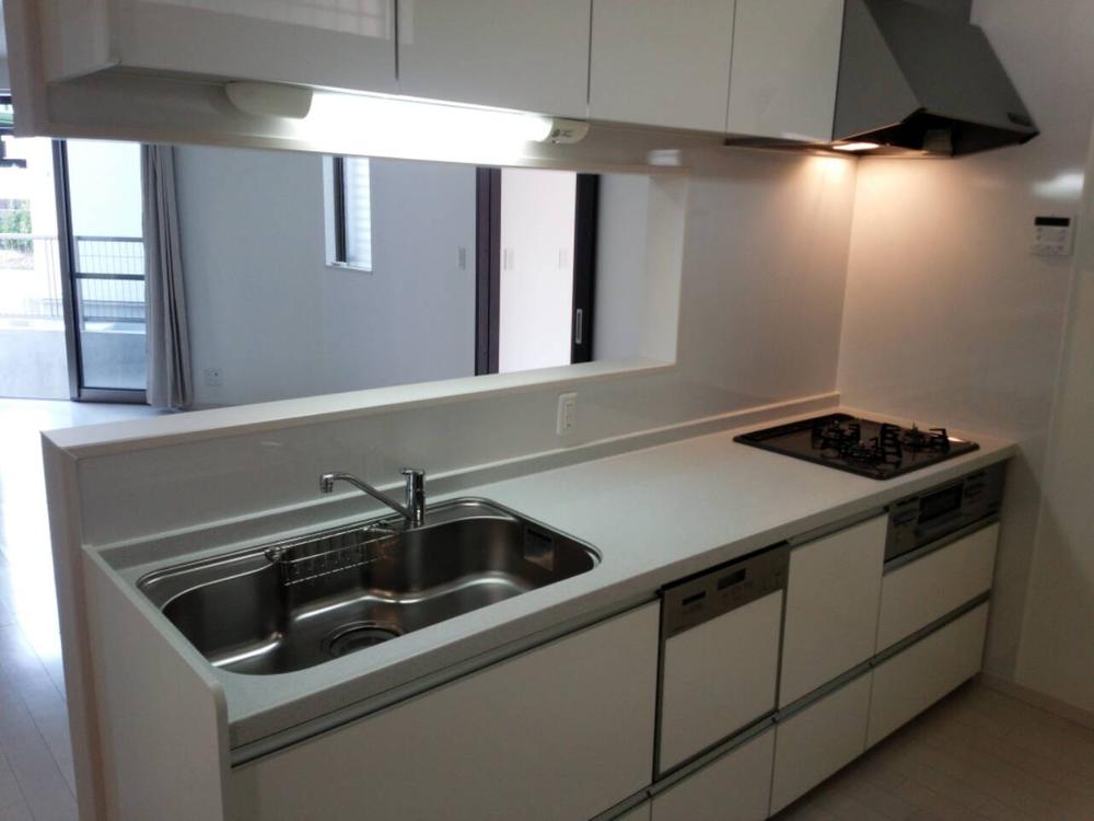 Same specifications photo (kitchen). The face-to-face system Kitchen dishwasher dryer (image other properties of the same specification)