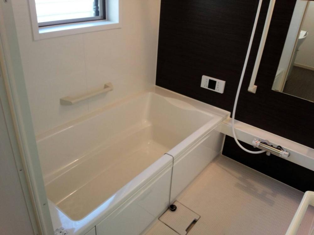 Same specifications photo (bathroom). Hitotsubo bus ・ Bathroom heating dryer ・ Add-fired function ・ Eco Jaws water heater (image other properties of the same specification)