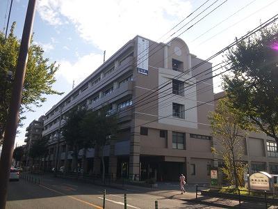 Hospital. 850m to philanthropy meeting hospital