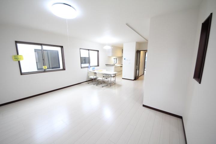 Living. Local (12 May 2013) Shooting