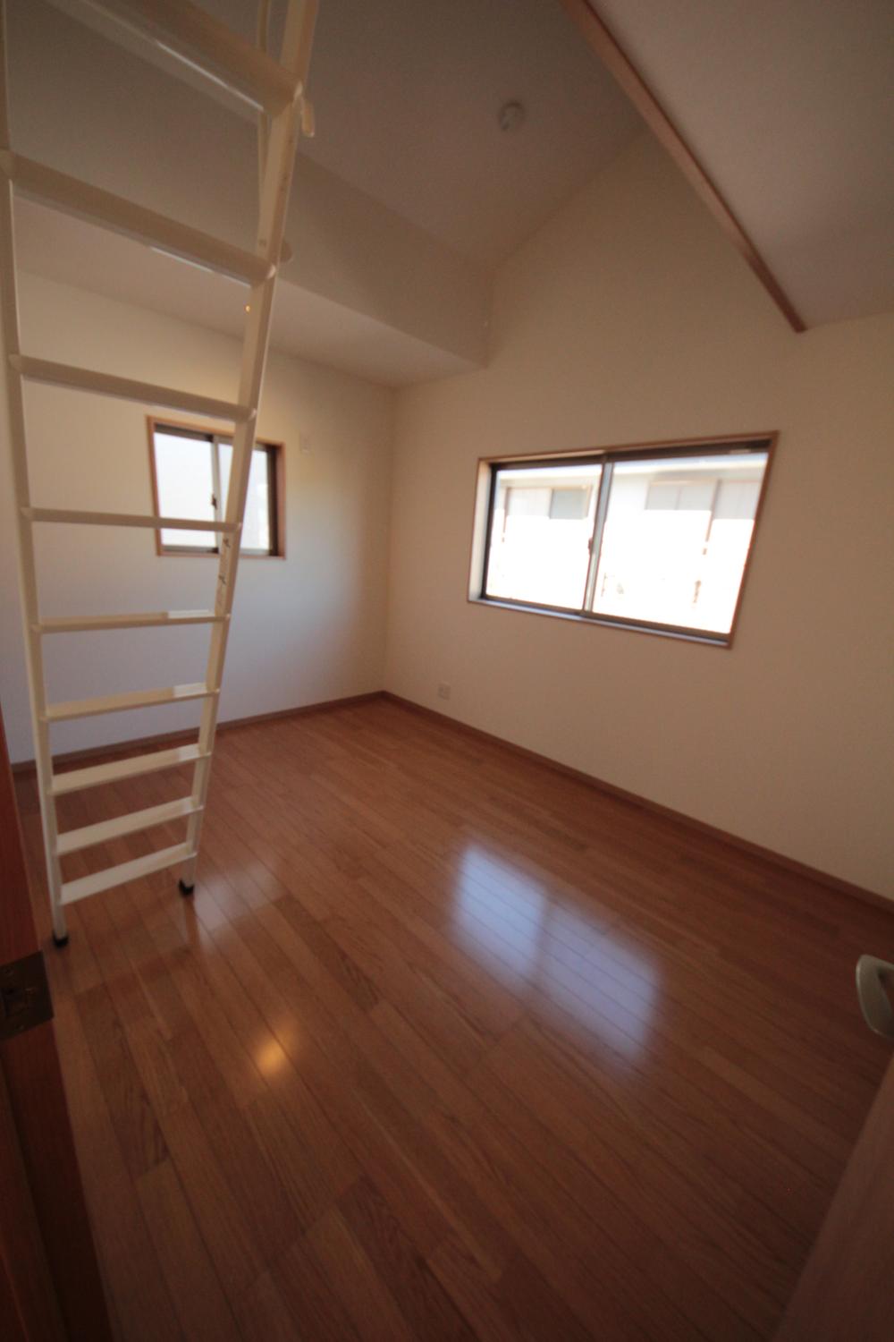 Non-living room. Local (September 2013) Shooting