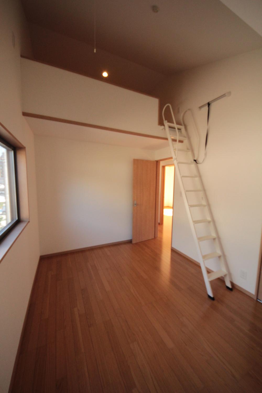 Non-living room. Local (September 2013) Shooting