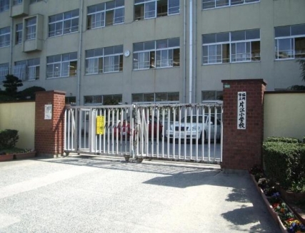 Primary school. Katae up to elementary school (elementary school) 583m