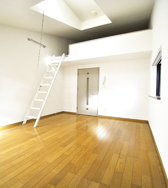 Other room space. Walk from Beppu Station 4 minutes