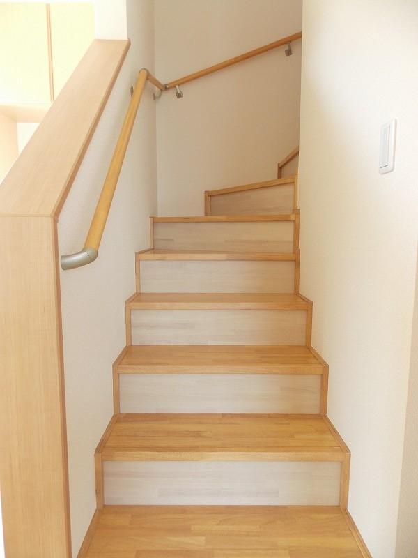 Same specifications photos (Other introspection). Staircase space You told us everyone! (^^)! (^_^) And "it's happy with handrails" / ~